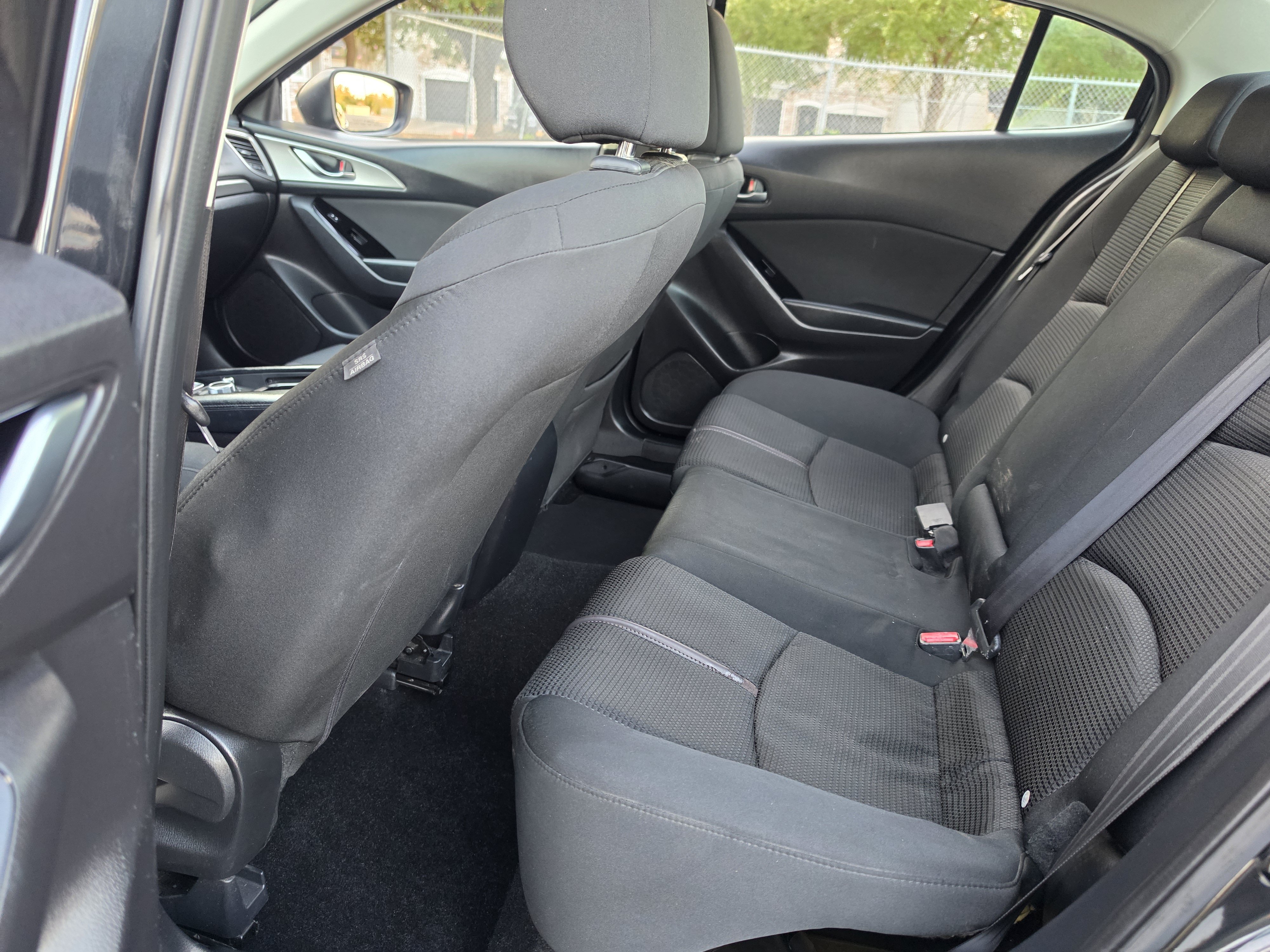 Used 2018 MAZDA MAZDA3 Sport w/ Preferred Equipment Package FWD image 21