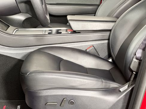 Used 2025 Tesla Model Y Long Range image 20