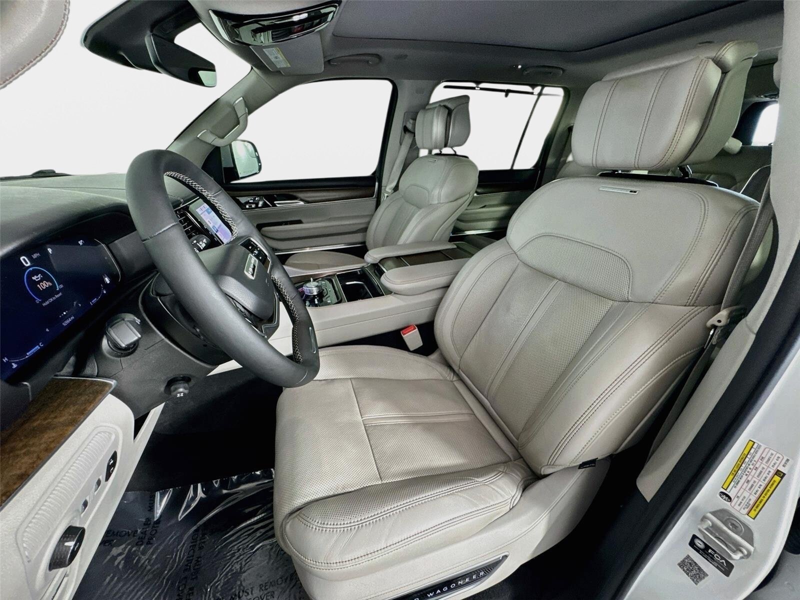 Used 2022 Jeep Grand Wagoneer Series I AWD/4WD image 11