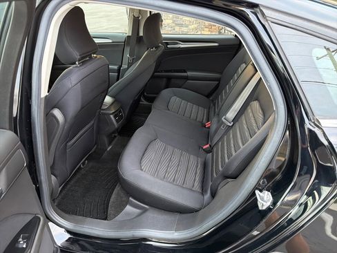 Used 2016 Ford Fusion SE image 20