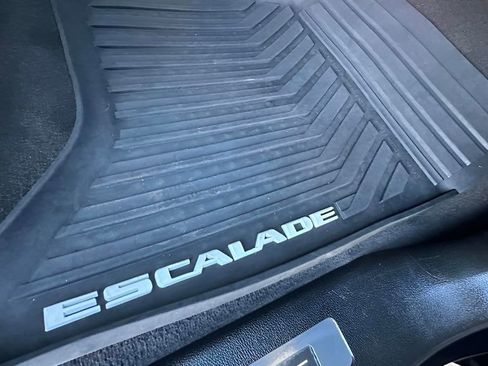 Used 2020 Cadillac Escalade Luxury image 51