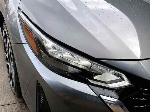 Certified 2025 Nissan Sentra SR image 27