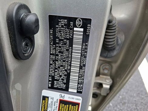 Used 2014 Toyota Camry L image 28