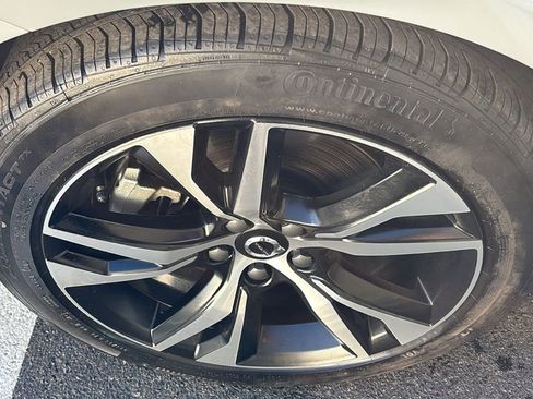 Certified 2025 Volvo S60 B5 Core image 32