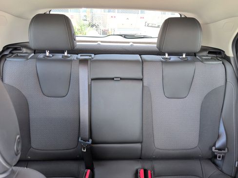 Used 2023 Buick Encore GX Select w/ Sport Touring Package FWD image 27