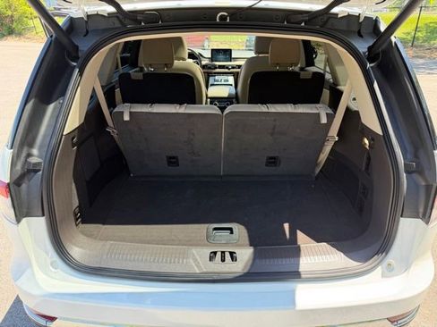 Used 2022 Lincoln Aviator AWD w/ Premium Package image 43
