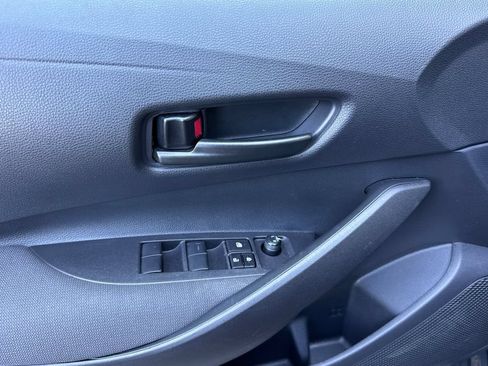 Used 2025 Toyota Corolla LE FWD image 10