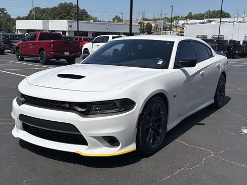 Used 2023 Dodge Charger Scat Pack RWD image 3