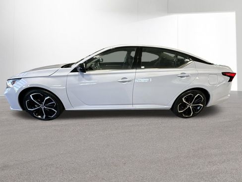 Certified 2024 Nissan Altima 2.5 SR FWD image 36
