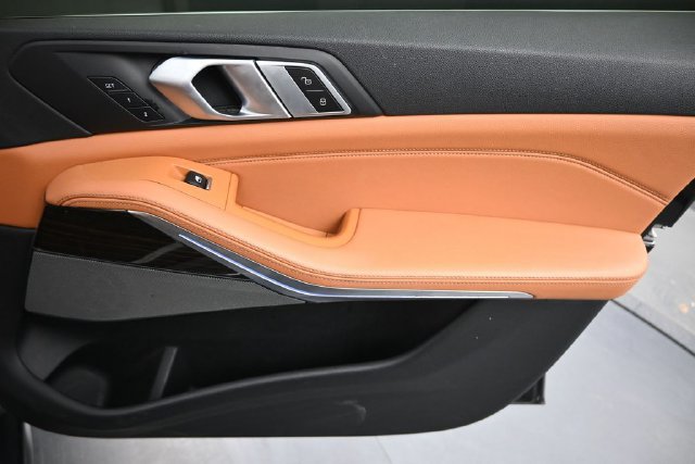 Used 2019 BMW X5 xDrive40i AWD/4WD image 25