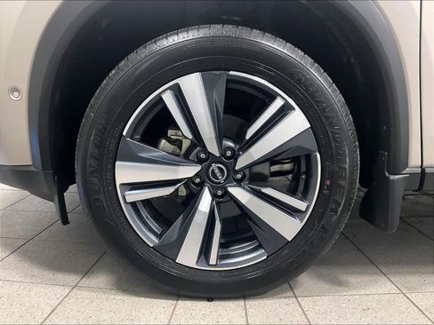 Used 2022 Nissan Rogue Platinum w/ Head-Up Display Package image 7