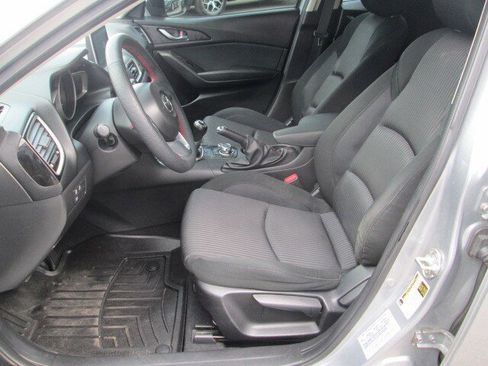 Used 2014 MAZDA MAZDA3 i Touring w/ Technology Package FWD image 10