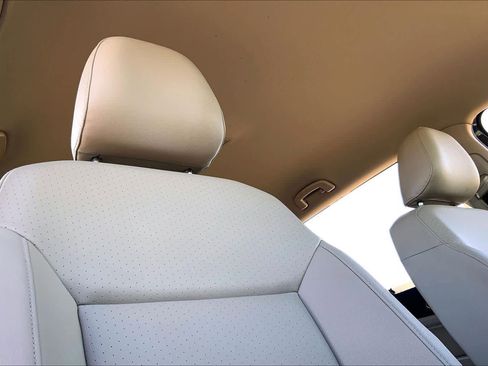 Used 2019 Volkswagen Atlas SE FWD image 14