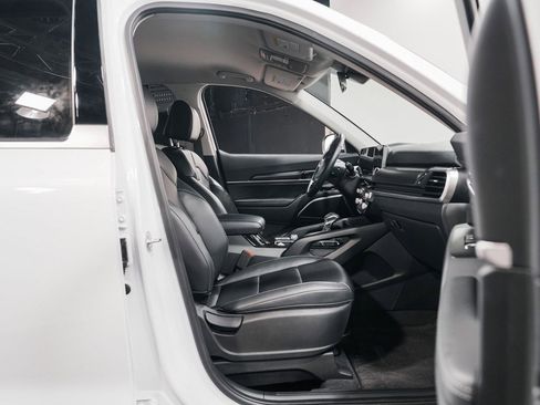 Used 2024 Kia Telluride LX image 37