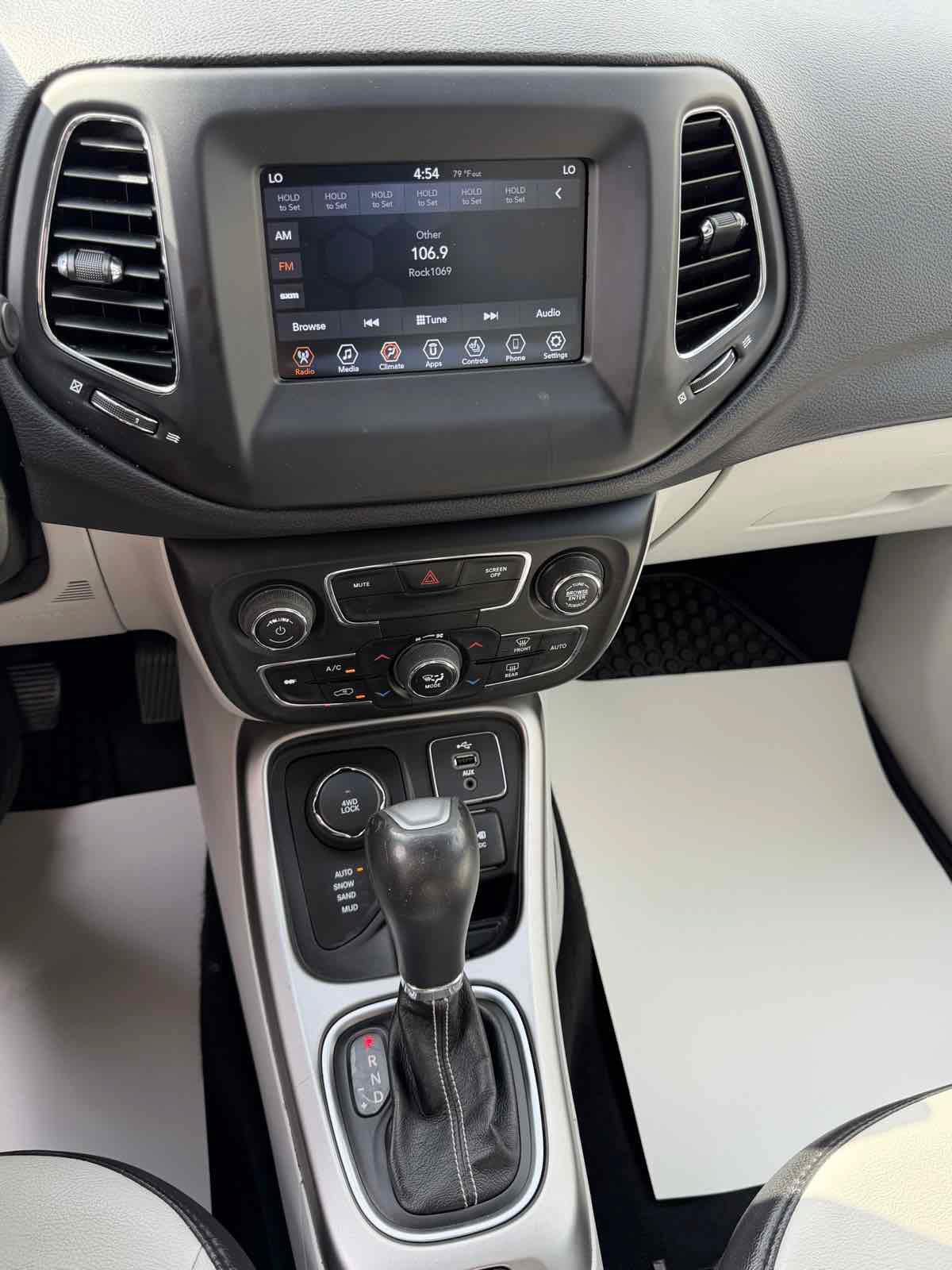 Used 2018 Jeep Compass Latitude w/ Popular Equipment Group AWD/4WD image 22