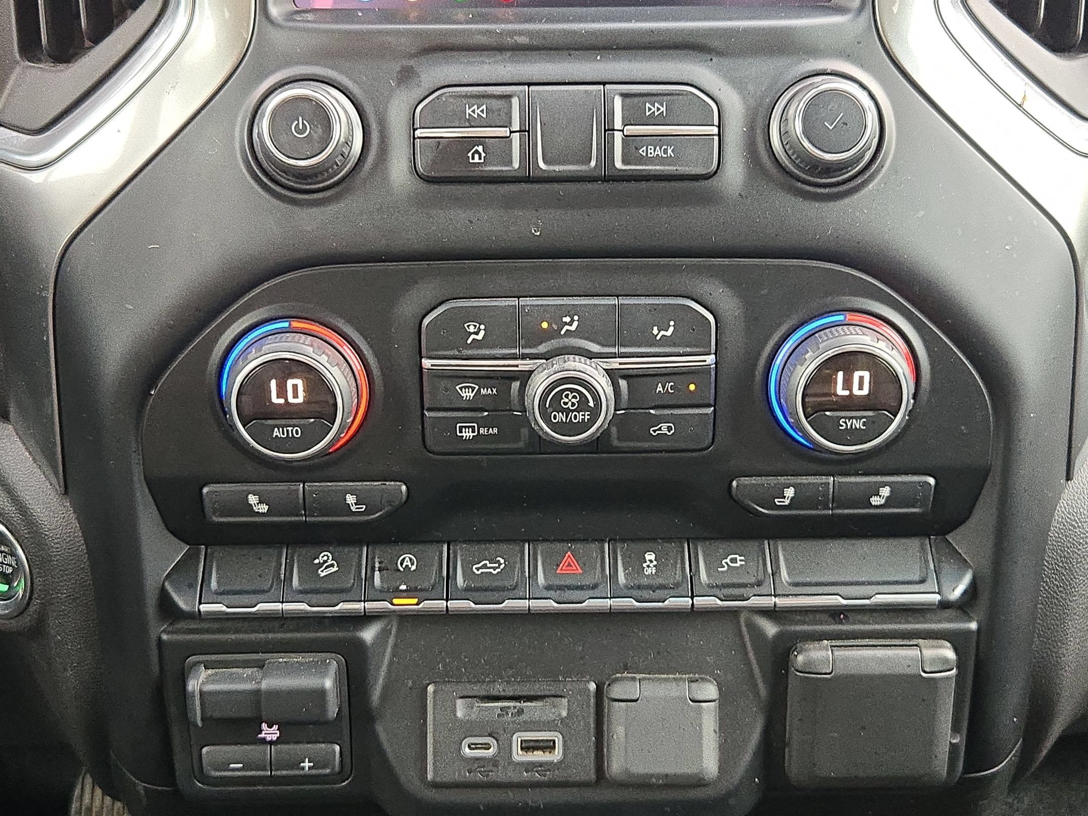 Used 2019 Chevrolet Silverado 1500 LT w/ Texas Edition AWD/4WD image 18