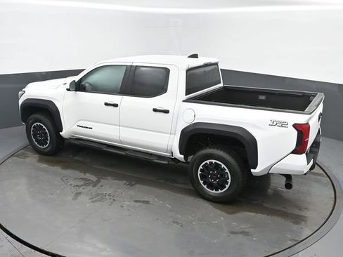 Used 2025 Toyota Tacoma TRD Off-Road image 40