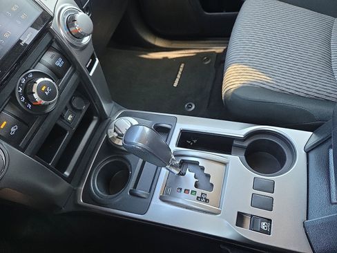 Used 2024 Toyota 4Runner SR5 AWD/4WD image 25