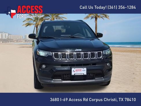 Used 2024 Jeep Compass Latitude AWD/4WD image 3