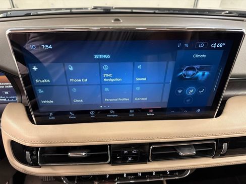 Certified 2021 Lincoln Nautilus Reserve w/ Cargo Utility Package AWD/4WD image 9