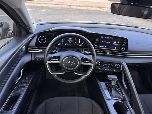 Used 2021 Hyundai Elantra SEL w/ Convenience Package FWD image 15