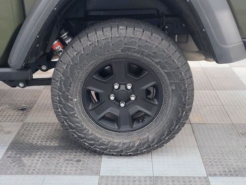 Used 2023 Jeep Gladiator Mojave w/ Cold Weather Group image 8