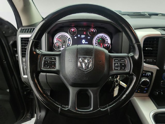 Used 2019 RAM 1500 Classic SLT w/ Black Appearance Group AWD/4WD image 12