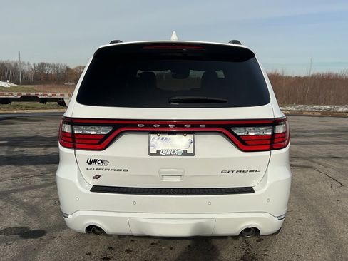 Used 2022 Dodge Durango Citadel image 3