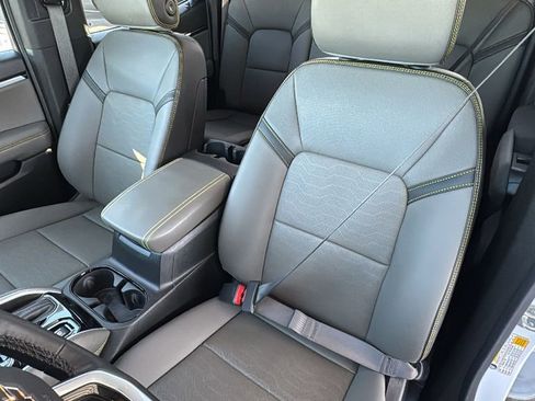 Used 2025 Chevrolet Colorado ZR2 w/ Technology Package image 25