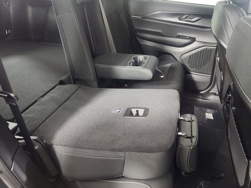 New 2025 Jeep Grand Cherokee Laredo w/ Luxury Tech Group I image 29