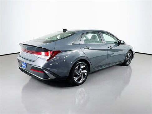 Certified 2025 Hyundai Elantra Sport image 8