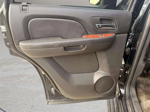 Used 2013 Chevrolet Tahoe LT image 22