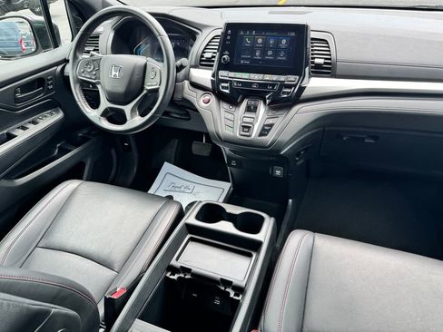 Used 2023 Honda Odyssey Sport image 12