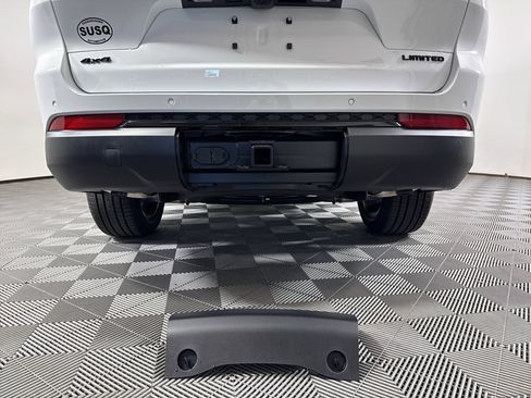 New 2025 Jeep Grand Cherokee L Limited w/ Black Appearance Package image 12