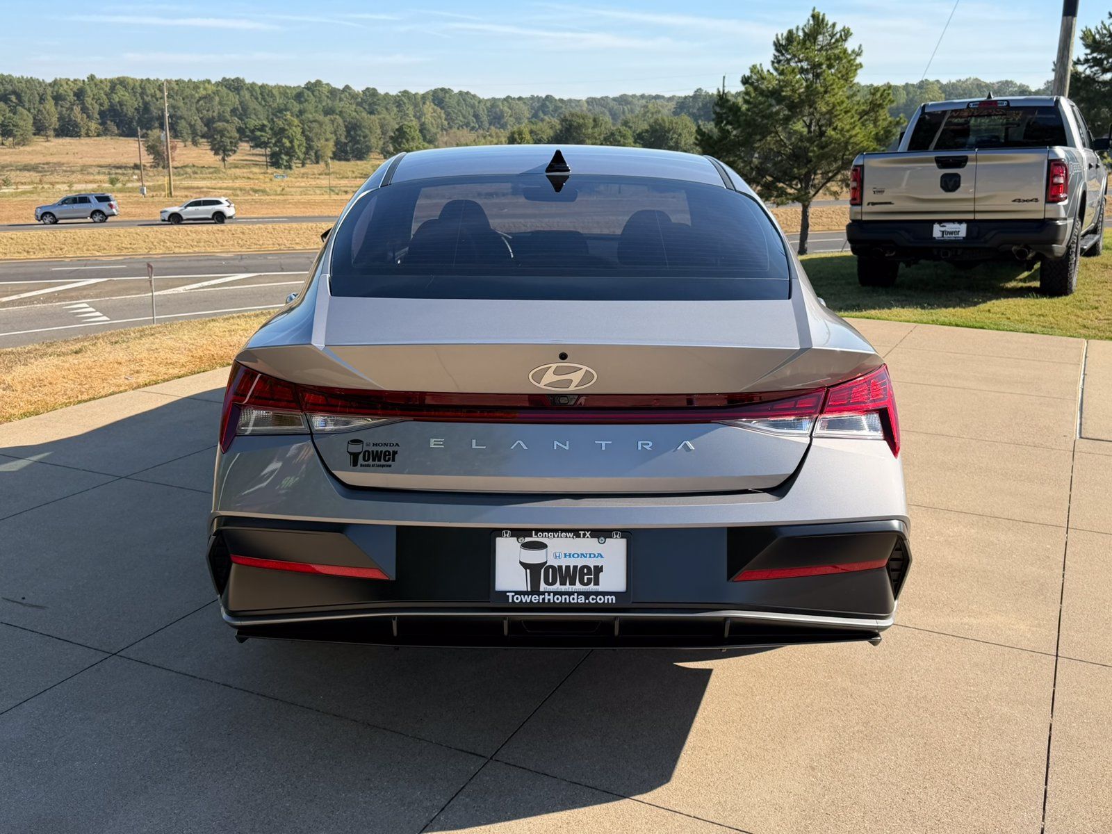 Used 2025 Hyundai Elantra SEL FWD image 5