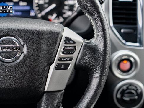 Used 2021 Nissan Titan SV w/ SV Convenience Package image 24