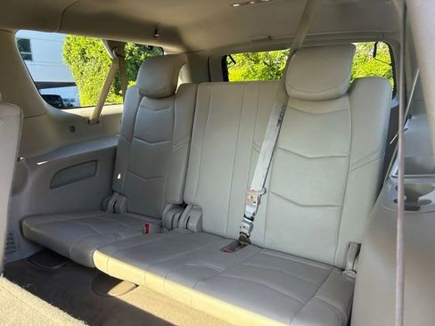 Used 2017 Cadillac Escalade ESV Premium Luxury AWD/4WD image 14