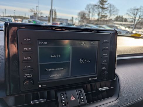 Used 2022 Toyota RAV4 XLE Premium image 23