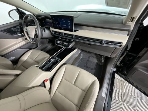 Used 2024 Lincoln Corsair AWD image 22