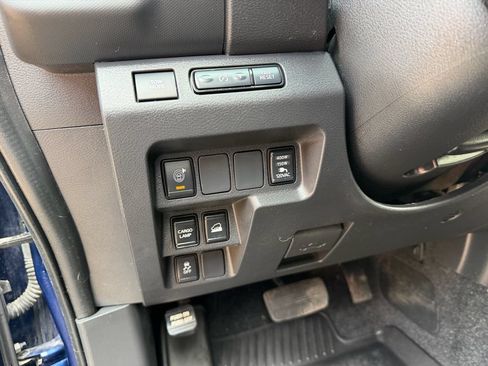 Used 2023 Nissan Frontier SV w/ Technology Package AWD/4WD image 13