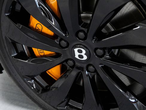 New 2025 Bentley Flying Spur Plug-In Hybrid image 16