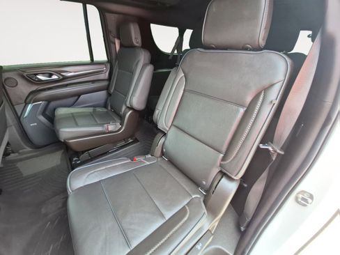 Used 2021 GMC Yukon XL Denali w/ Denali Premium Package AWD/4WD image 24