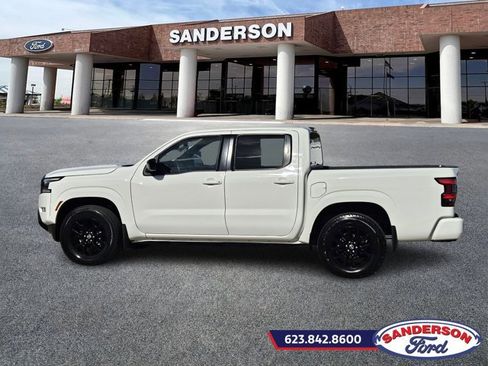 Used 2023 Nissan Frontier SV w/ Midnight Edition Package image 6
