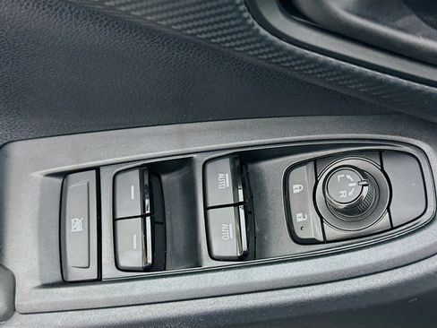 Used 2024 Subaru Crosstrek 2.0i Premium image 15