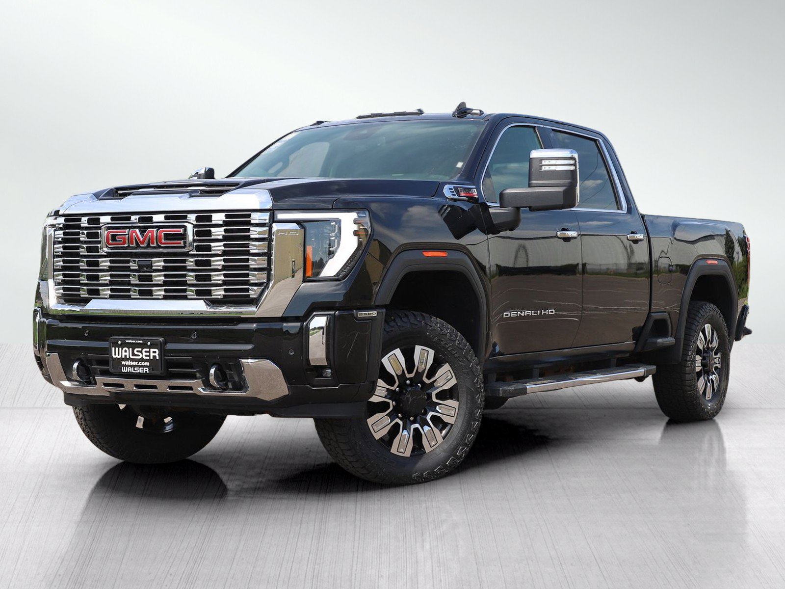 Used 2025 GMC Sierra 2500 Denali AWD/4WD image 1