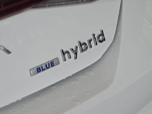 Used 2023 Hyundai Elantra Blue image 13
