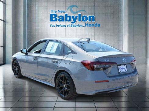 Used 2025 Honda Civic Sport image 3