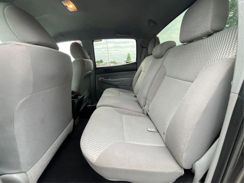 Used 2014 Toyota Tacoma PreRunner w/ Convenience Package RWD image 12