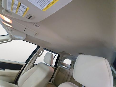 Used 2015 Ford Expedition XLT AWD/4WD image 17