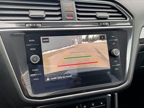 Used 2024 Volkswagen Tiguan SEL R-Line image 18